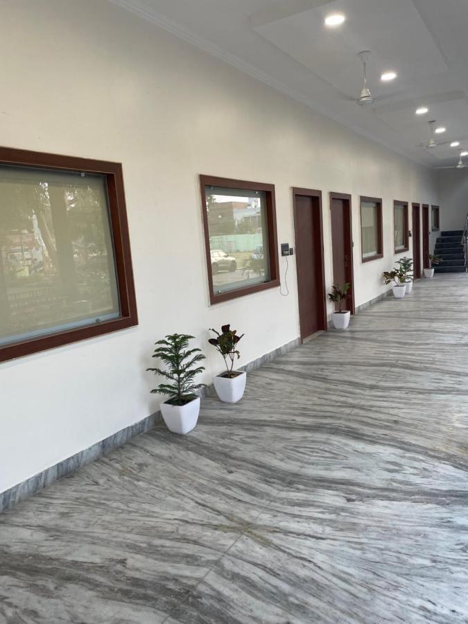 The Kedar Resort Mathura Bagian luar foto