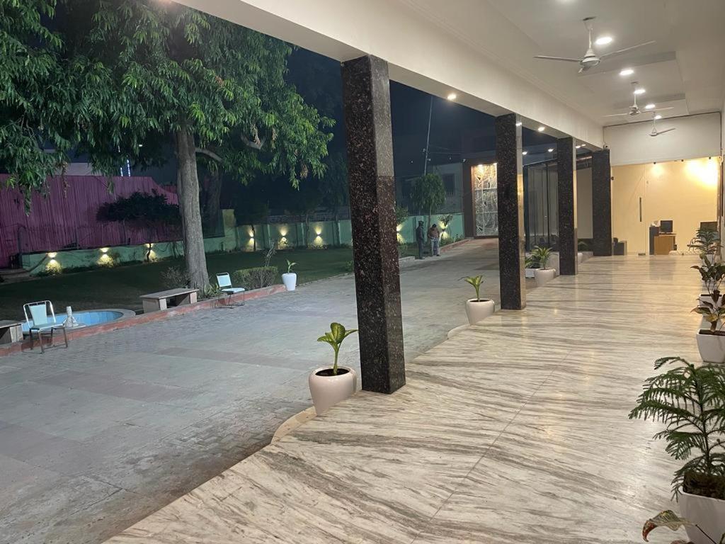 The Kedar Resort Mathura Bagian luar foto