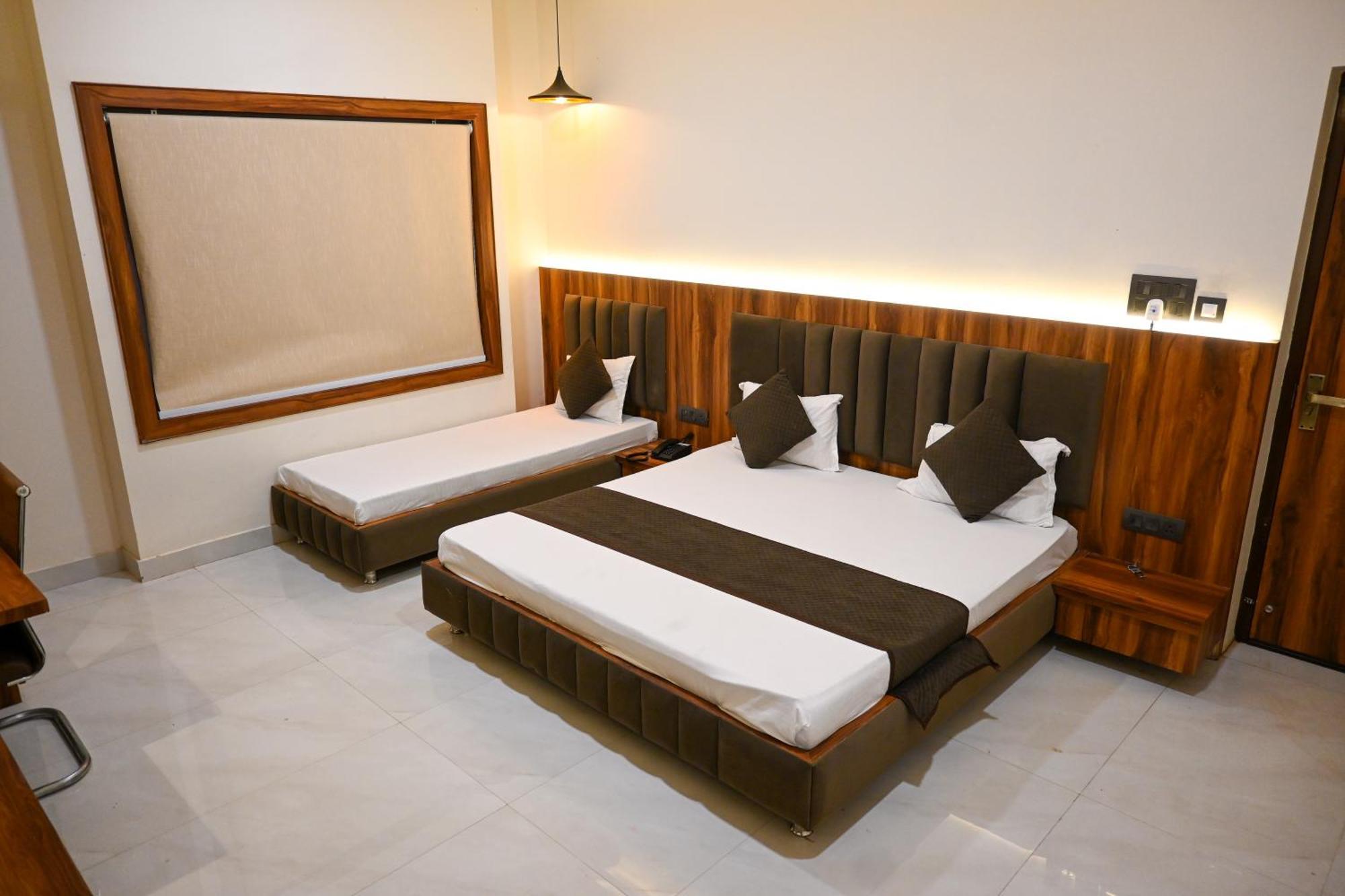 The Kedar Resort Mathura Bagian luar foto