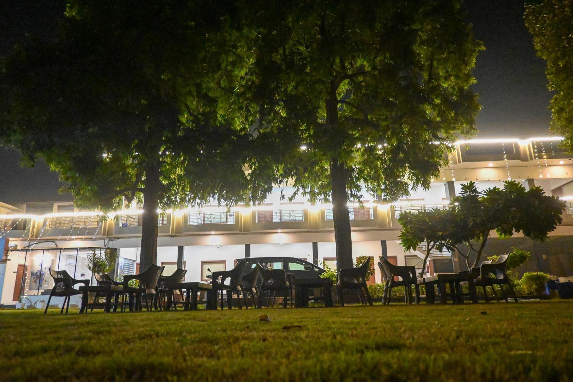 The Kedar Resort Mathura Bagian luar foto